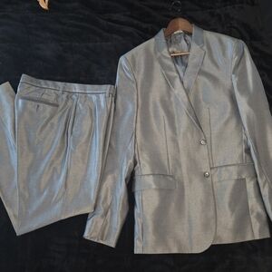 Calvin Klein Metallic Grey Suit – 33x32 | Slim Fit | Eye-Catching Shine